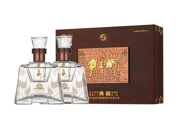 哪里石花酒回收霸王醉典藏礼盒70度石花霸王醉酒行情价格