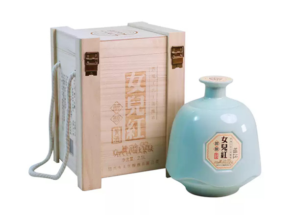 哪里回收绍兴女儿红黄酒醇酿花雕酒木质礼盒2.5L坛装黄酒行情价格
